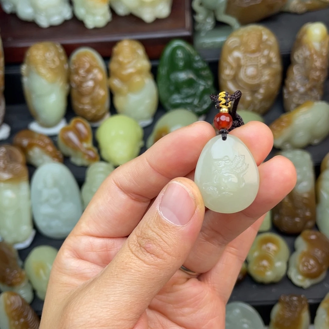 和田玉未镶嵌颈饰