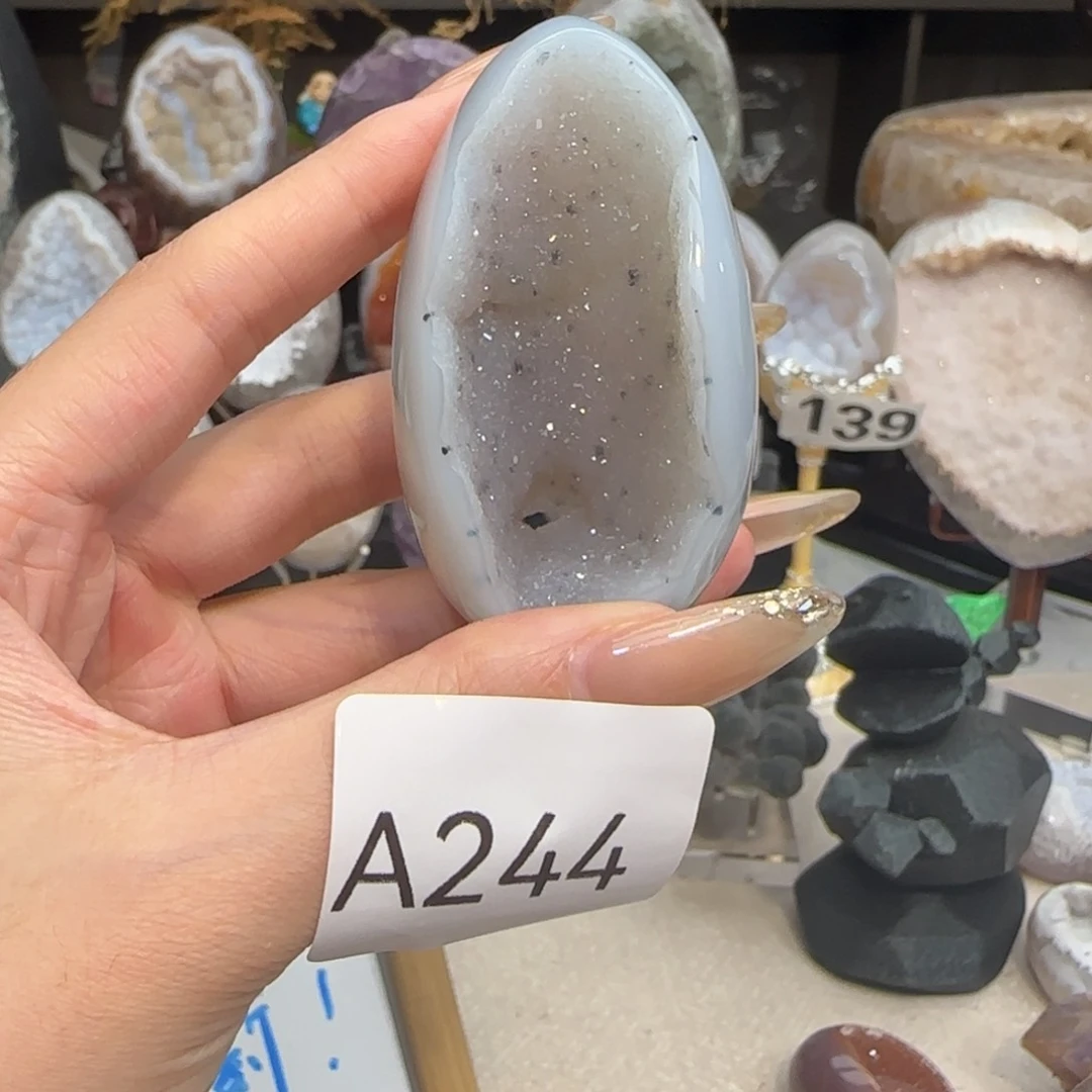 未镶嵌水晶大型摆件（非配饰）