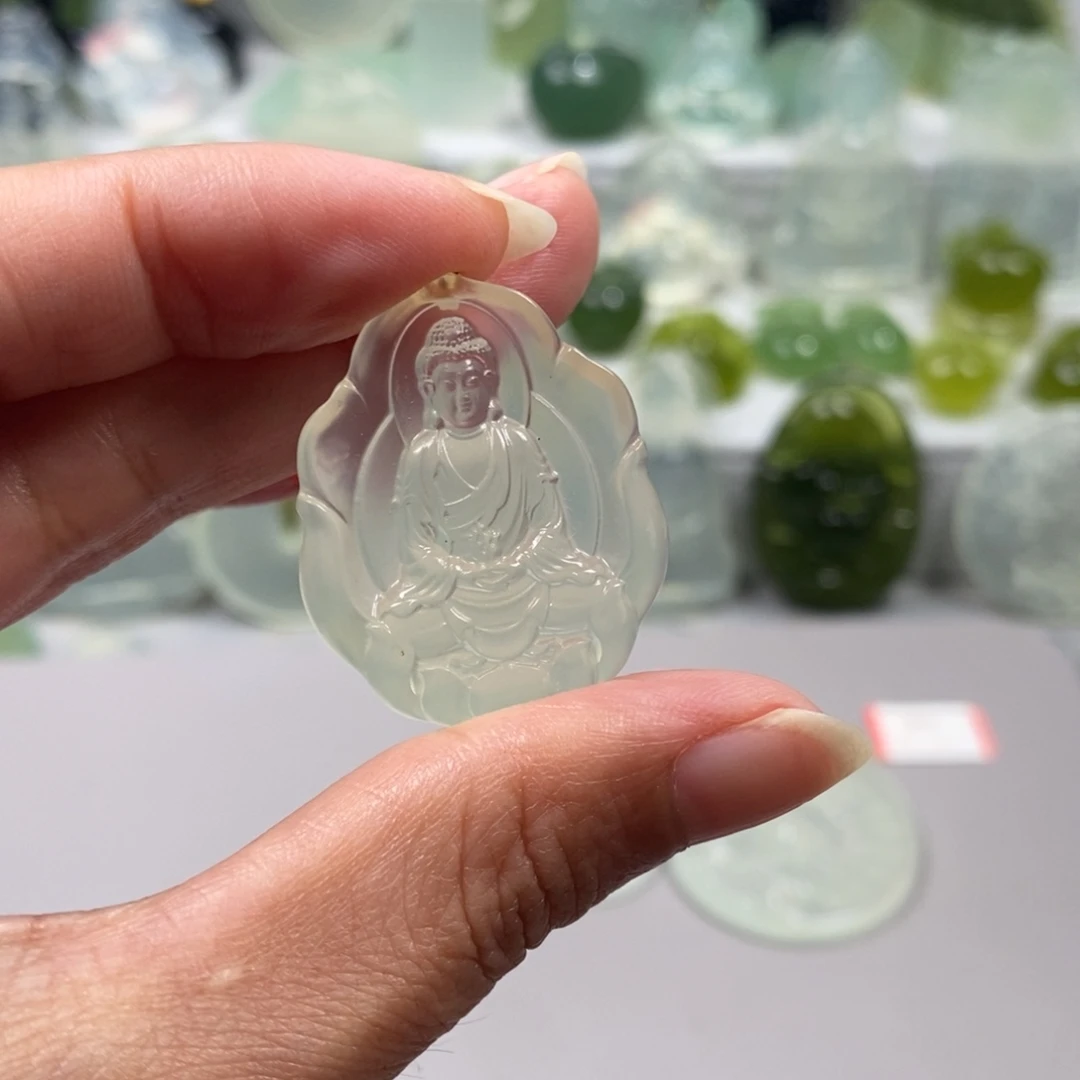 大***牛蛇纹石玉未镶嵌颈饰