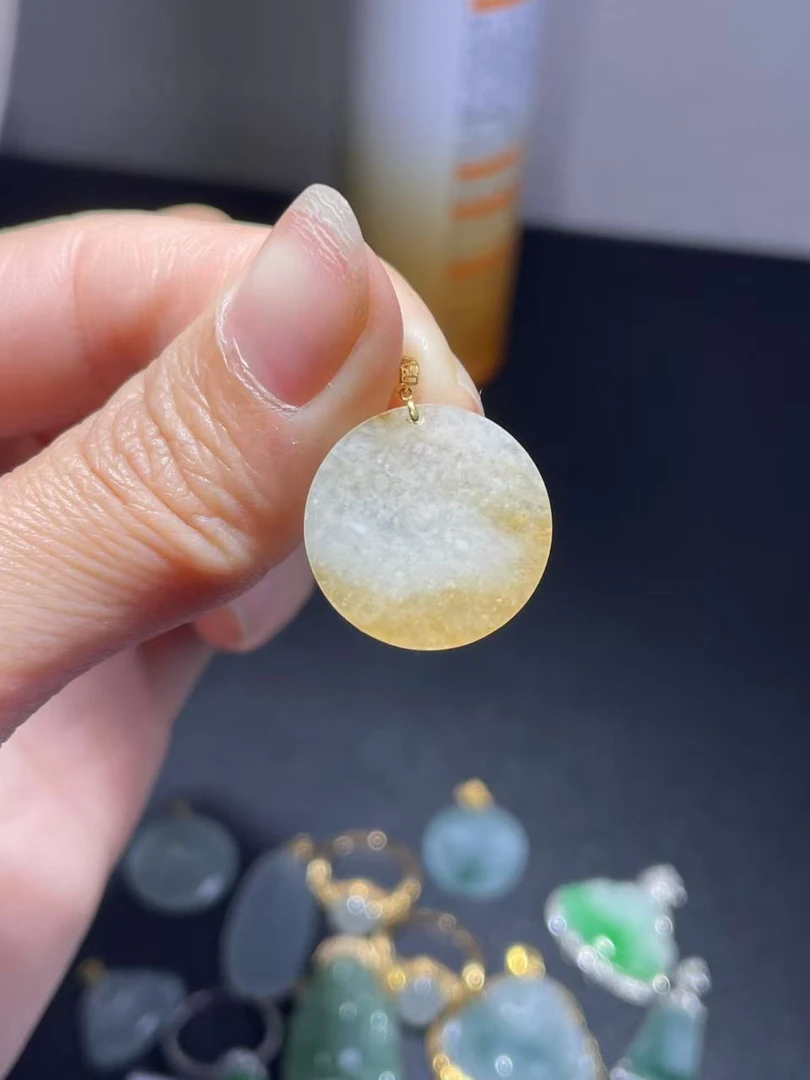 18k金扣头天然a货翡翠平安无事牌