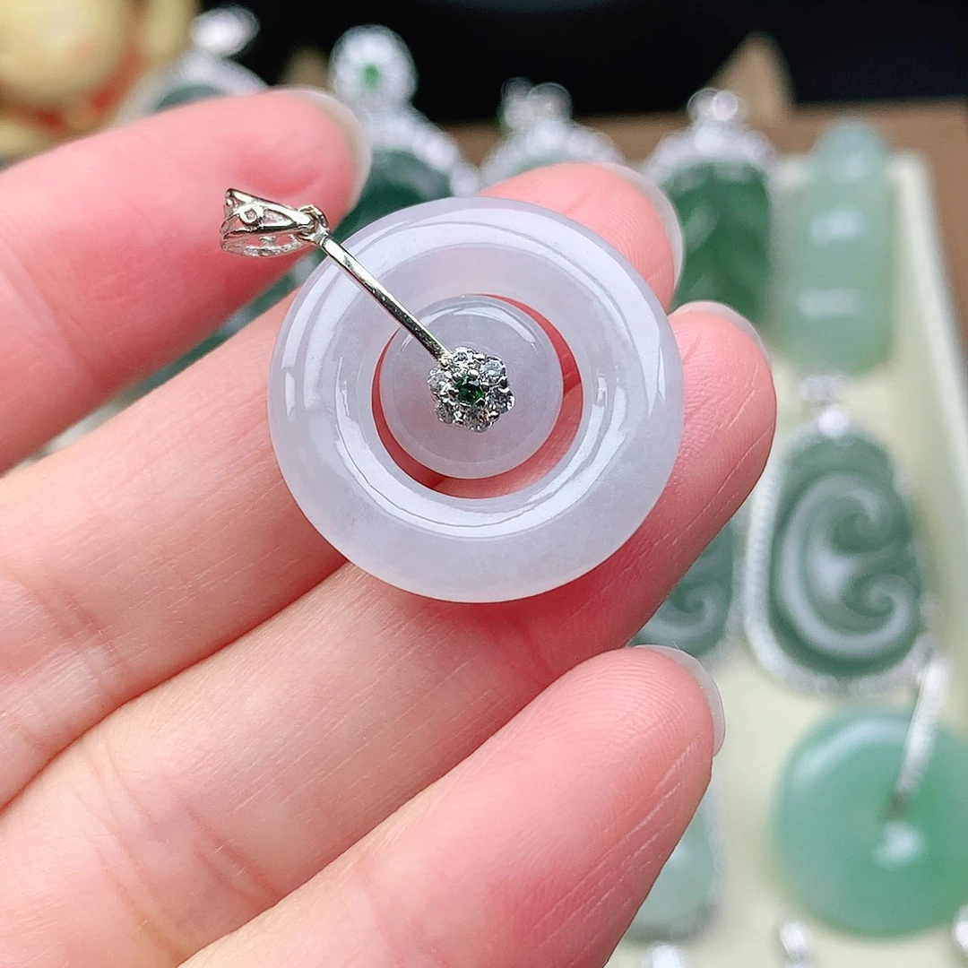 翡翠未镶嵌颈饰吊坠