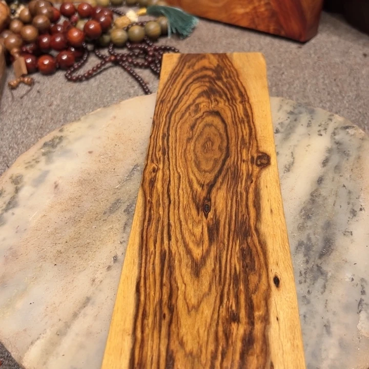 远***山紫檀木类端景台檀香