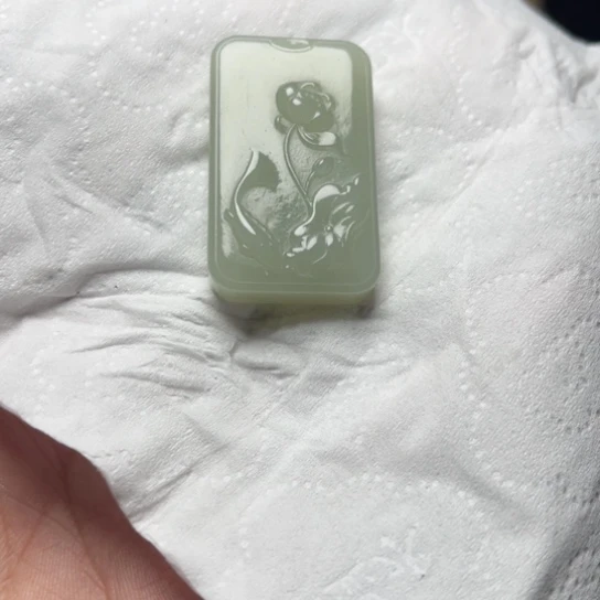 彩***的和田玉未镶嵌颈饰