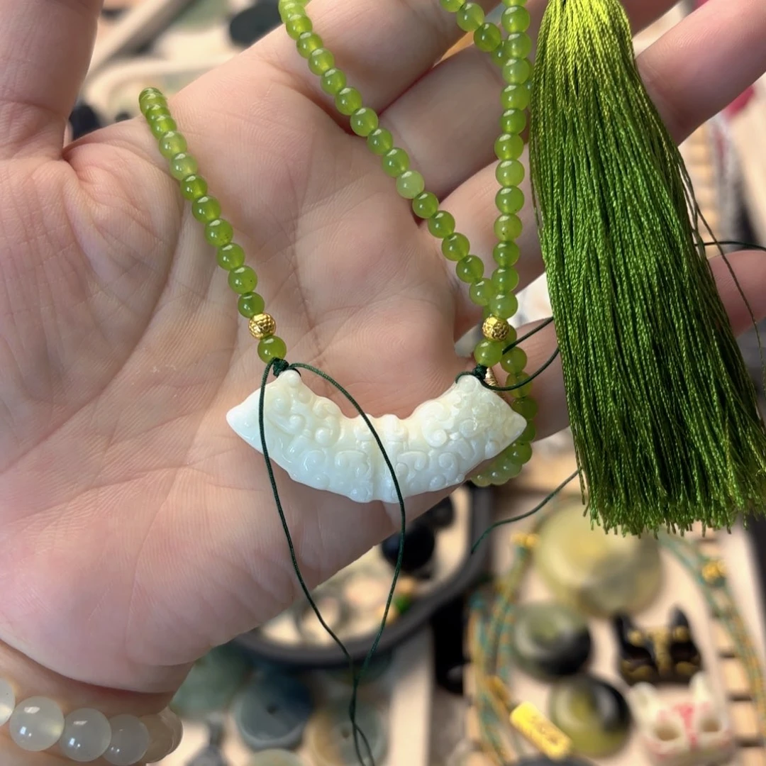 蛇纹石玉合金颈饰
