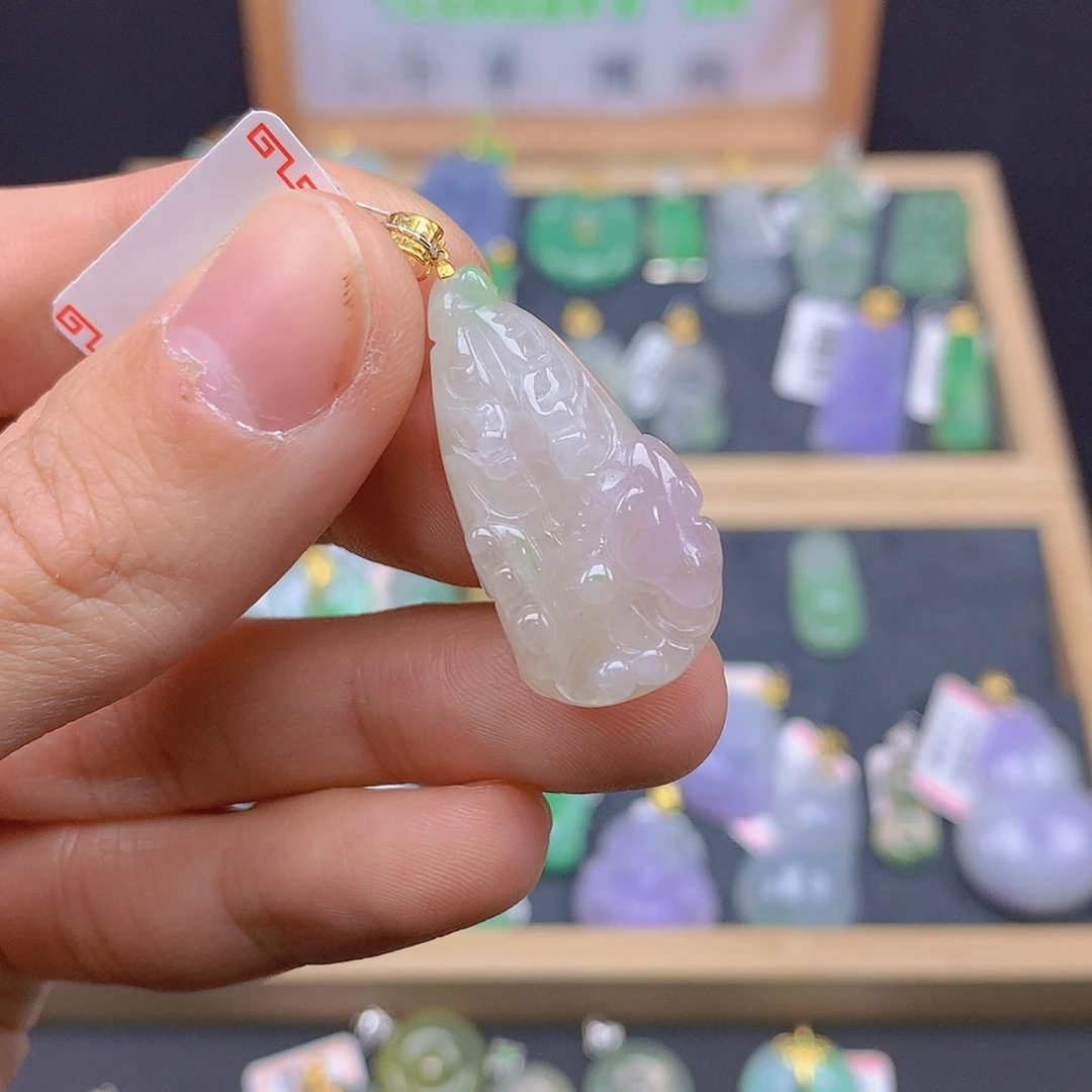 翡翠颈饰18K金镶嵌翡翠