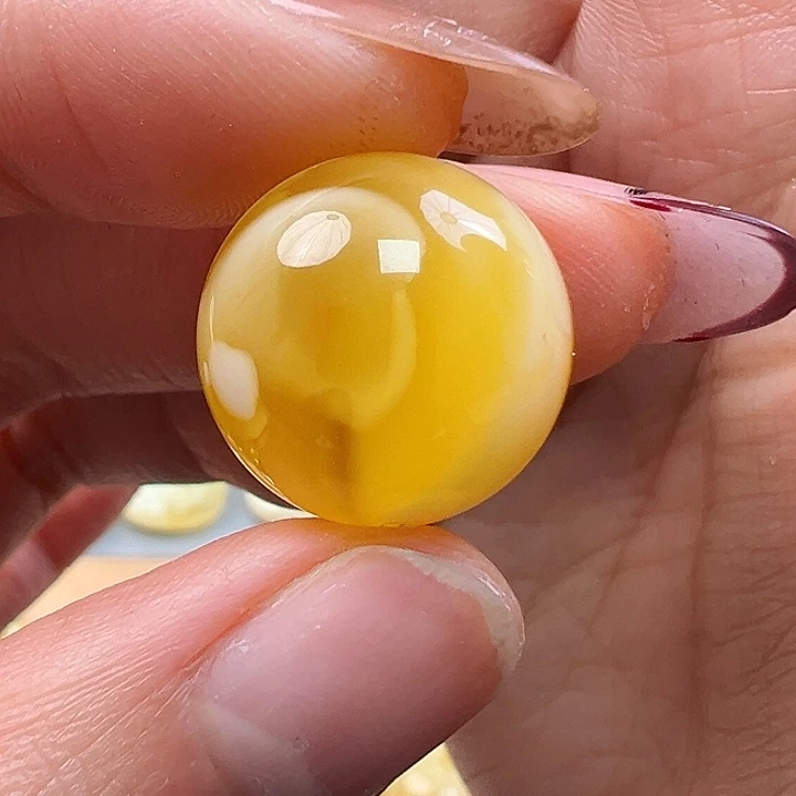 蜜蜡未镶嵌珠宝奇石