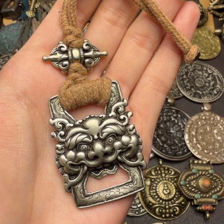 藏传文玩九宫如图