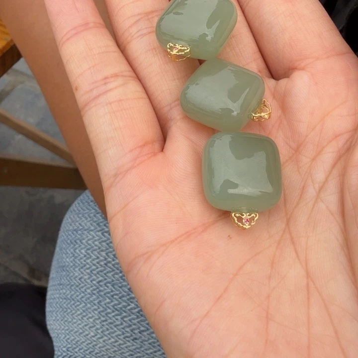 和田玉未镶嵌颈饰多样性，发一件