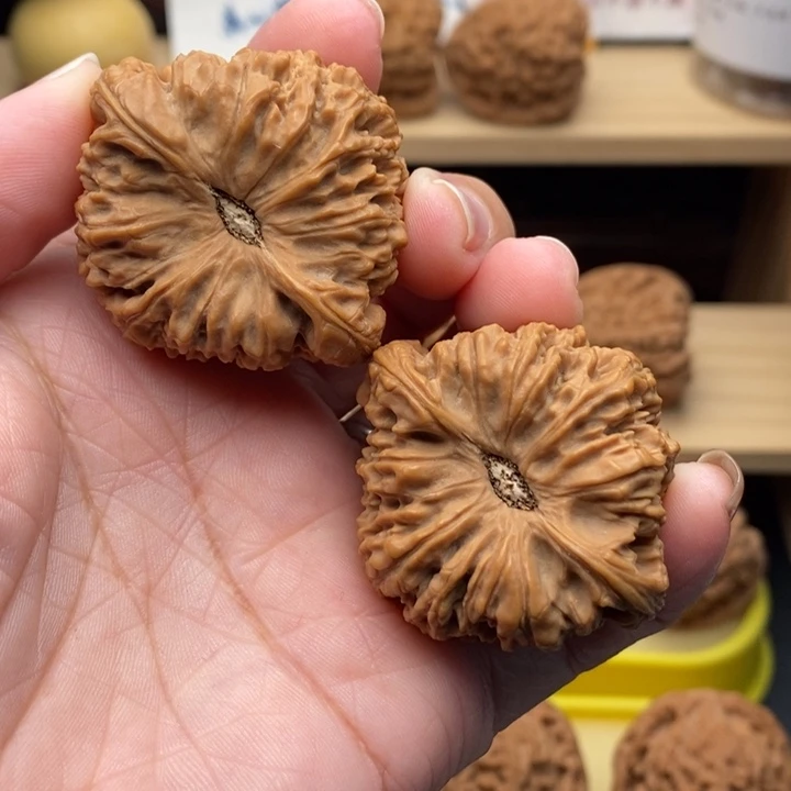 吊坠文玩核桃牛*拉丝酒杯完美凹底0759