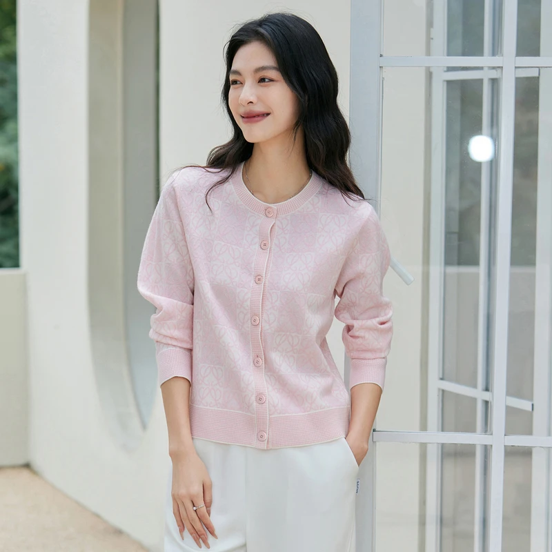 风笛2025春季新款圆领开衫外套女温柔气质短款外搭软糯针织衫上衣