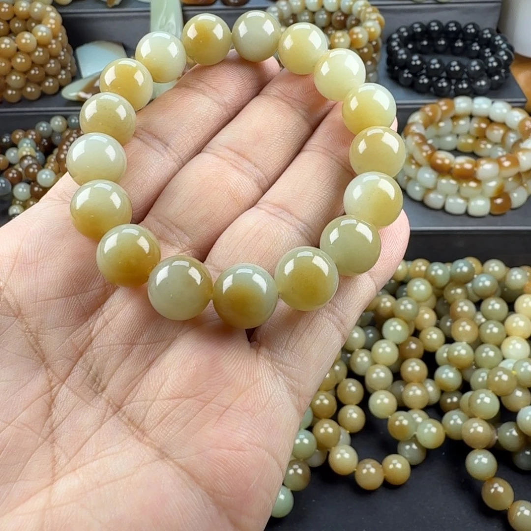 丑***店和田玉未镶嵌手链