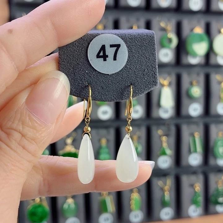 和田玉18K金镶嵌耳饰