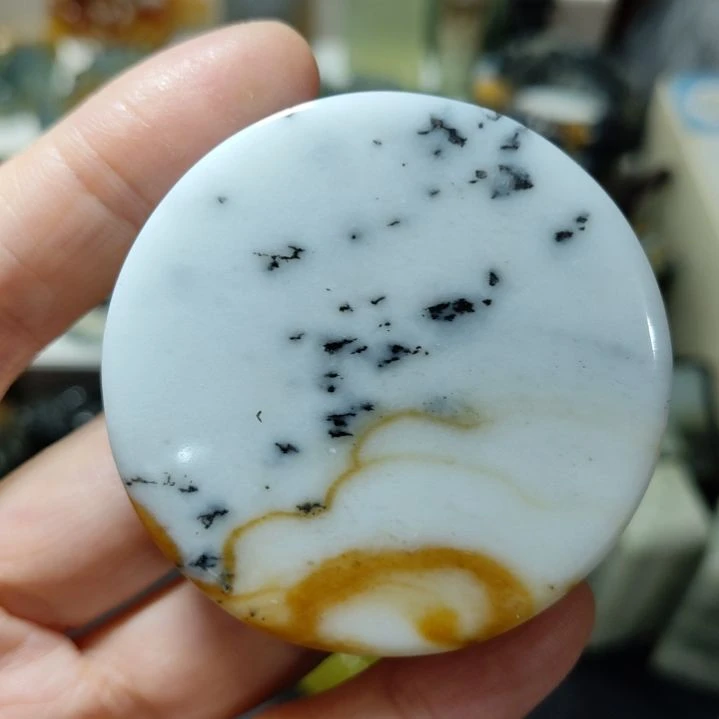 岫玉未镶嵌镯子心款式