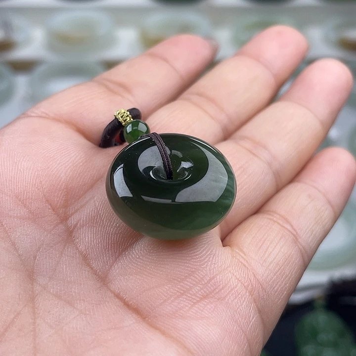 和田玉（碧玉）未镶嵌颈饰