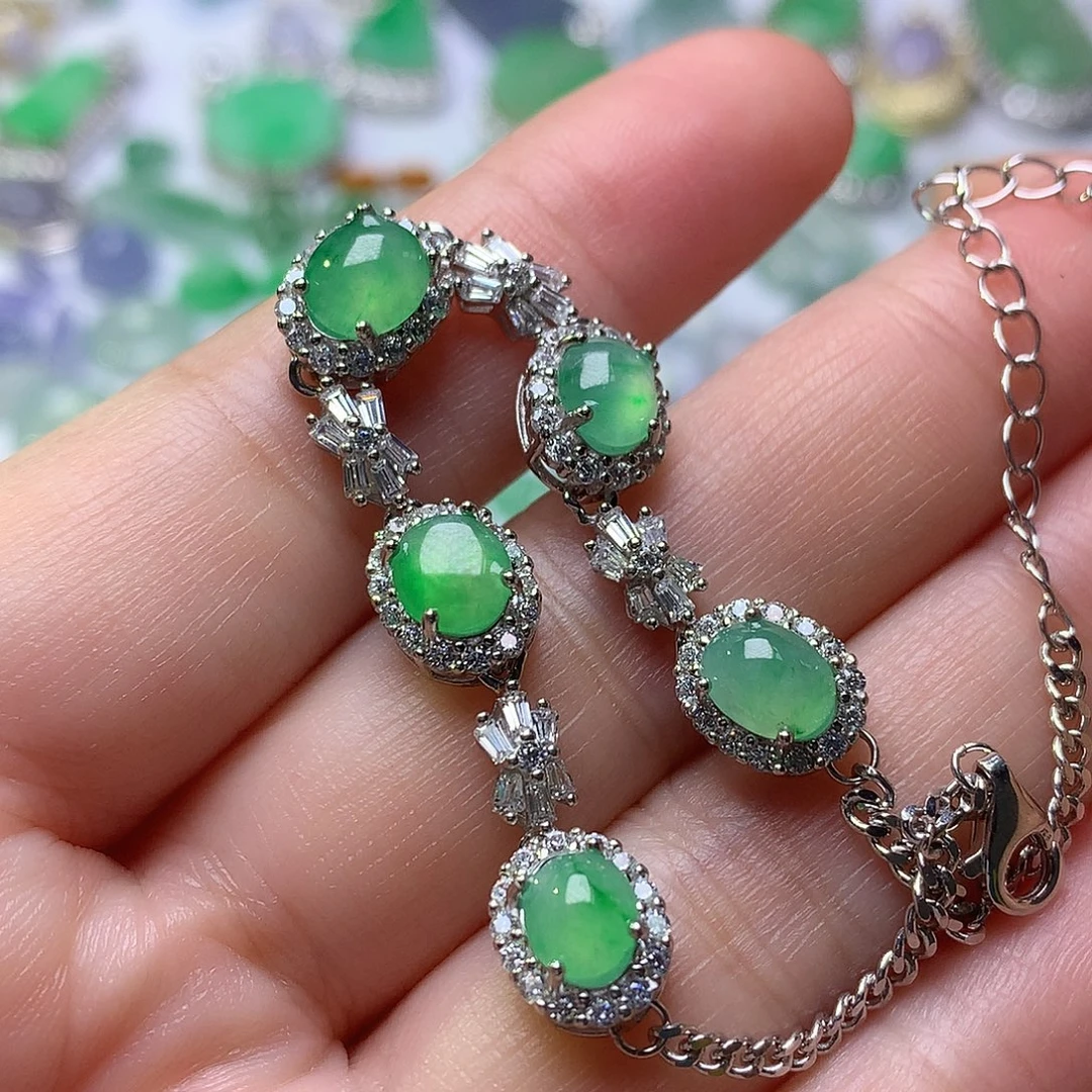 翡翠未镶嵌颈饰蛋