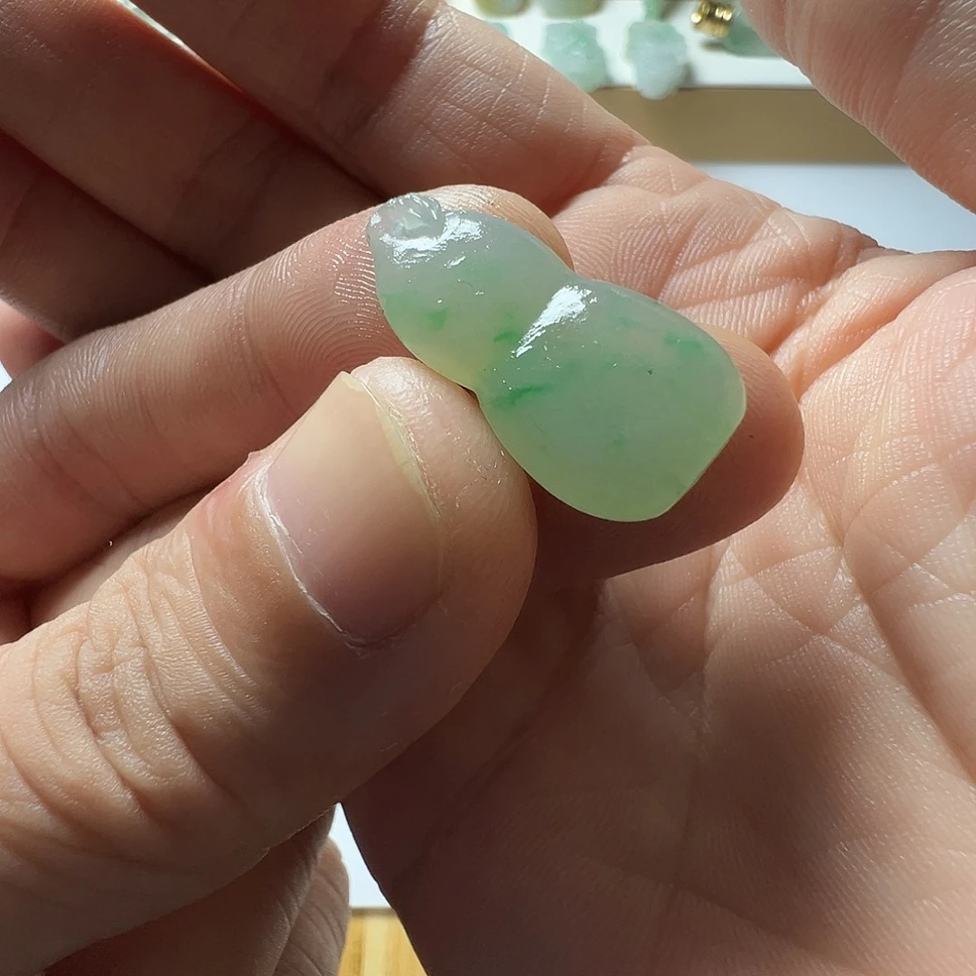 定制翡翠未镶嵌葫芦