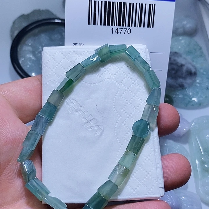 翡翠未镶嵌颈饰天光墟翡翠市场现金代购