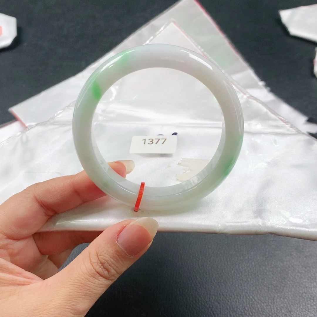 翡翠未镶嵌手镯03