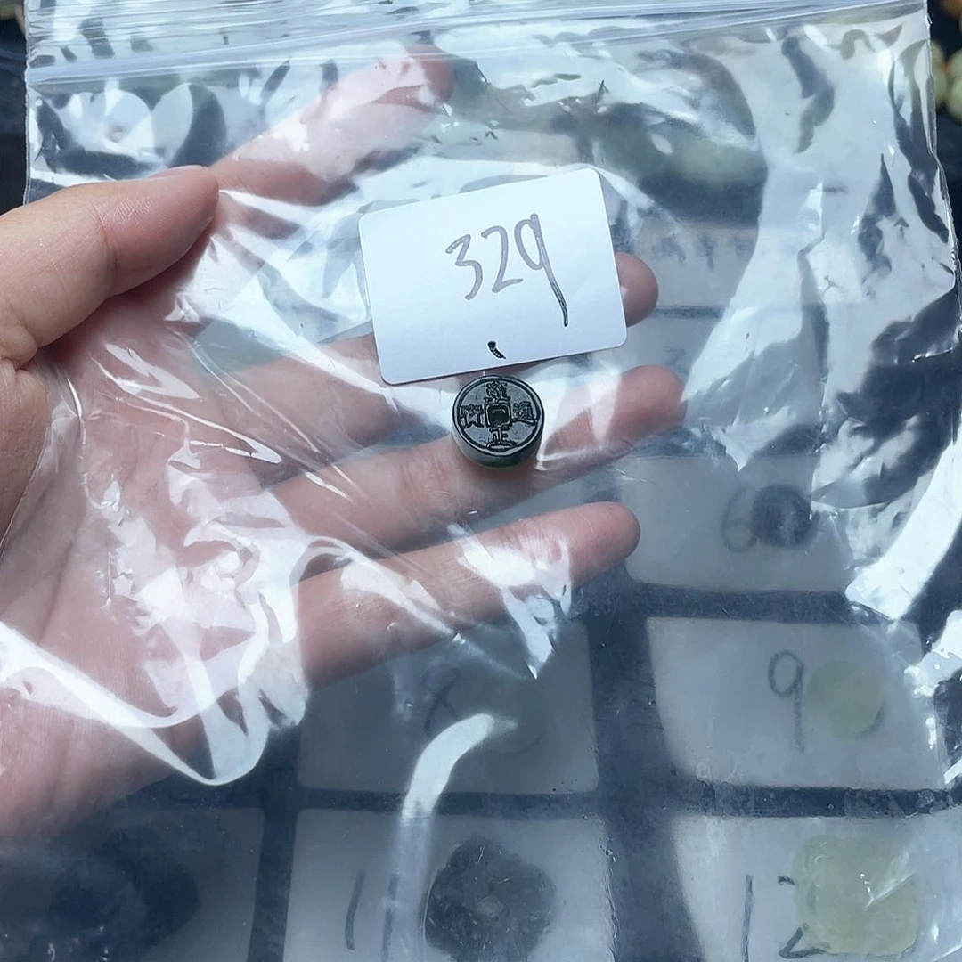 蛇纹石玉颈饰未镶嵌福*狐