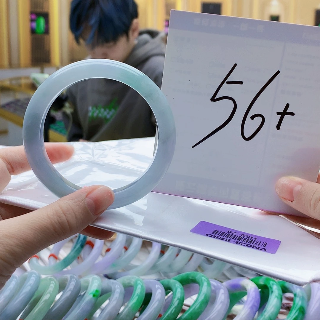 翡翠未镶嵌手镯jjk