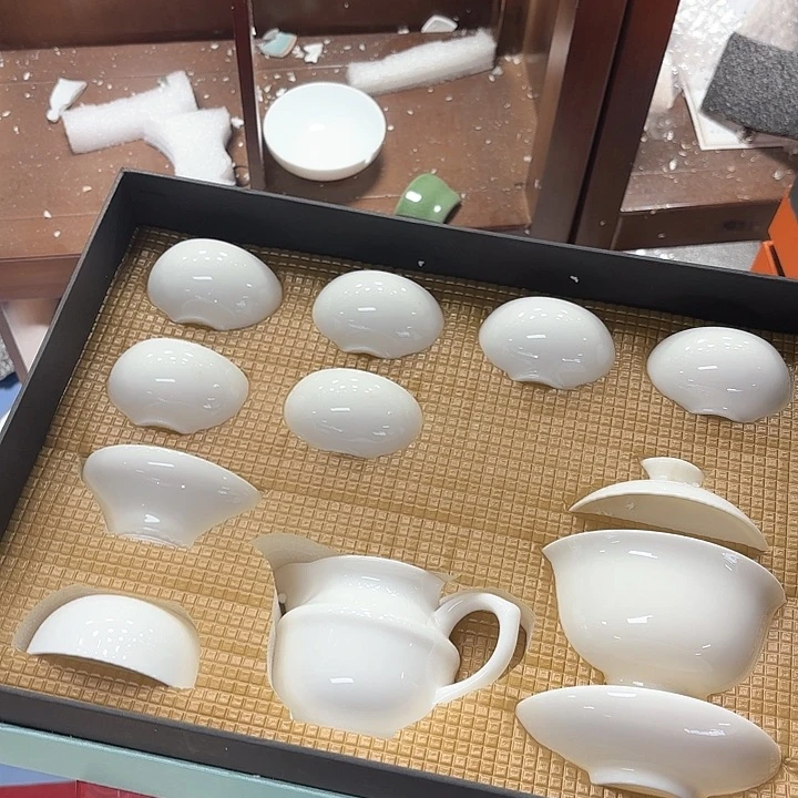 孤品茶具套装等。