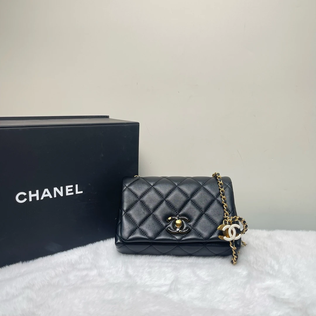 未使用 Chanel/香奈儿 24A双C珐琅扣CF黑金羊方胖子单肩斜挎包