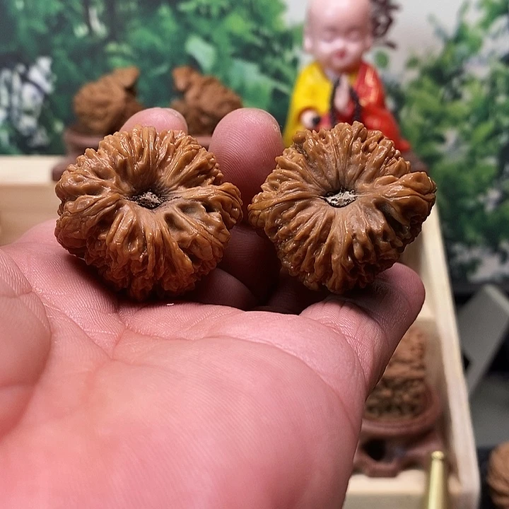 文玩核桃吊坠多**饨涿鹿拉丝酒杯底南疆石