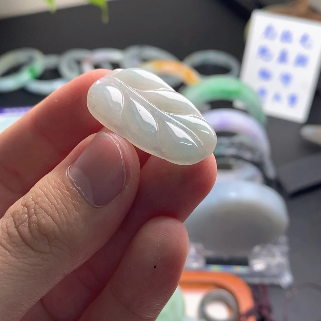 翡翠未镶嵌颈饰单单美翡翠吊坠