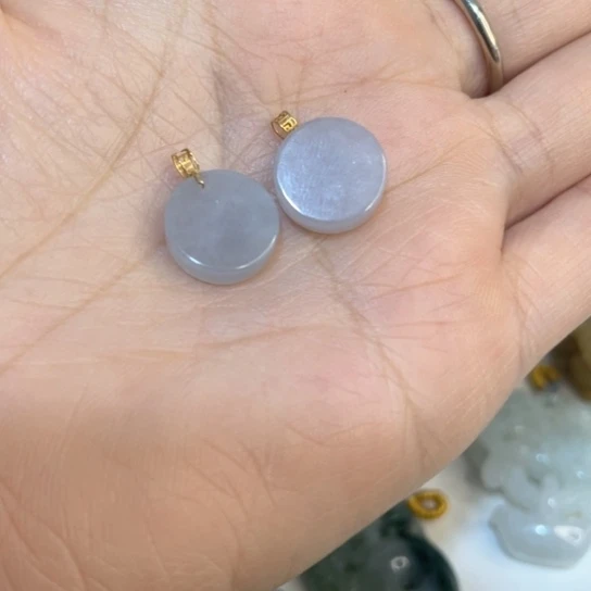 翡翠未镶嵌颈饰冰圆牌