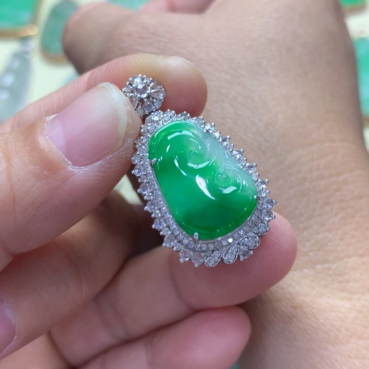 翡翠18K金镶嵌吊坠(不含链)