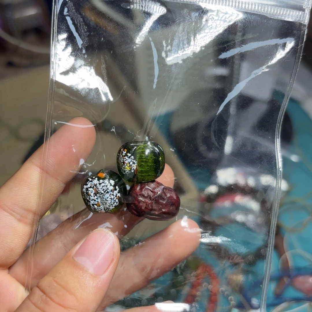 蛇纹石玉未镶嵌颈饰咖*屋