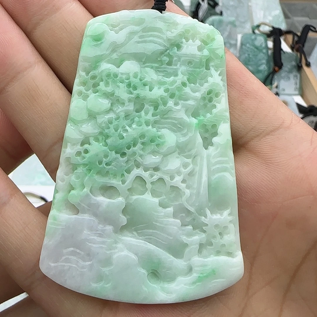 上***练翡翠未镶嵌颈饰翡翠