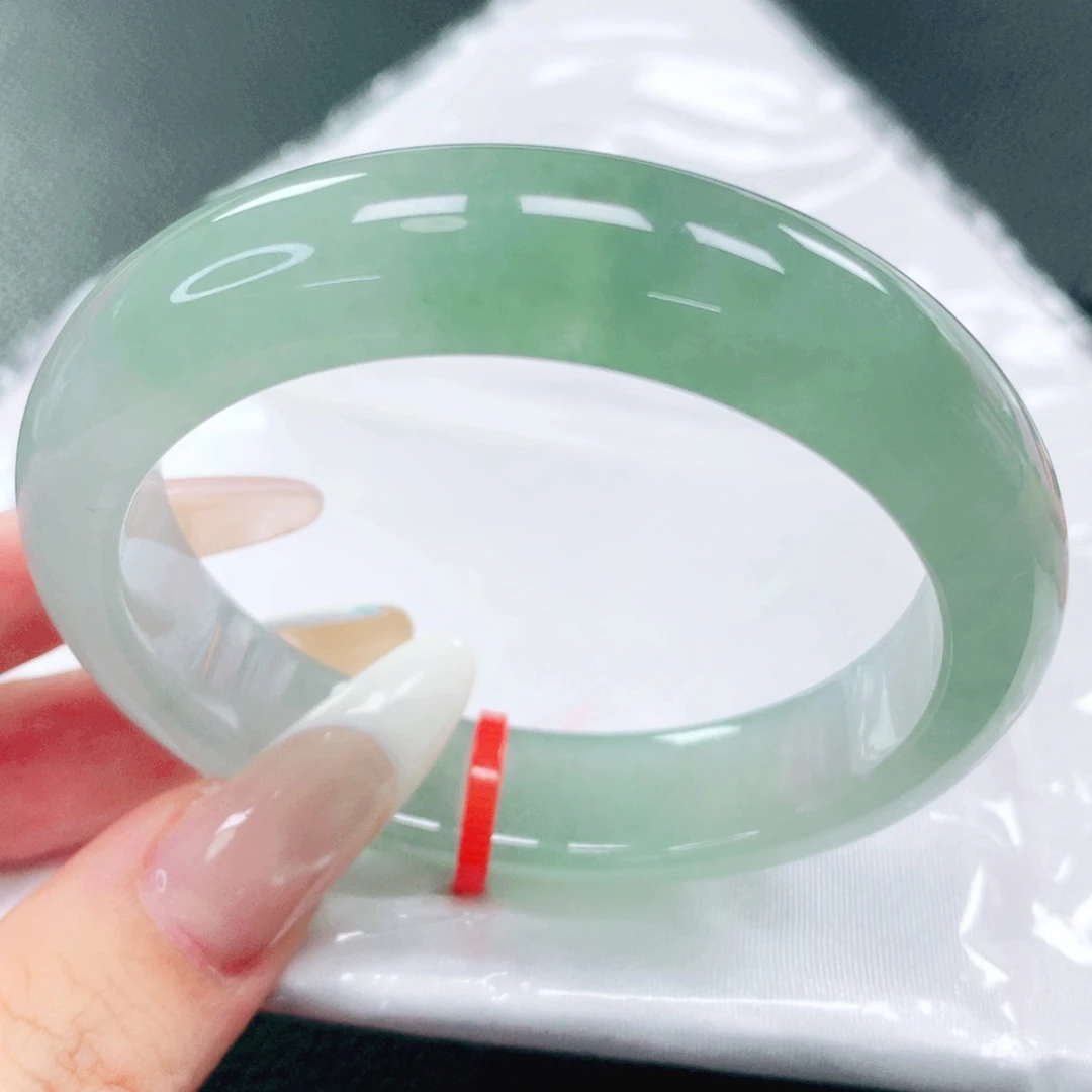 未镶嵌手镯翡翠53。