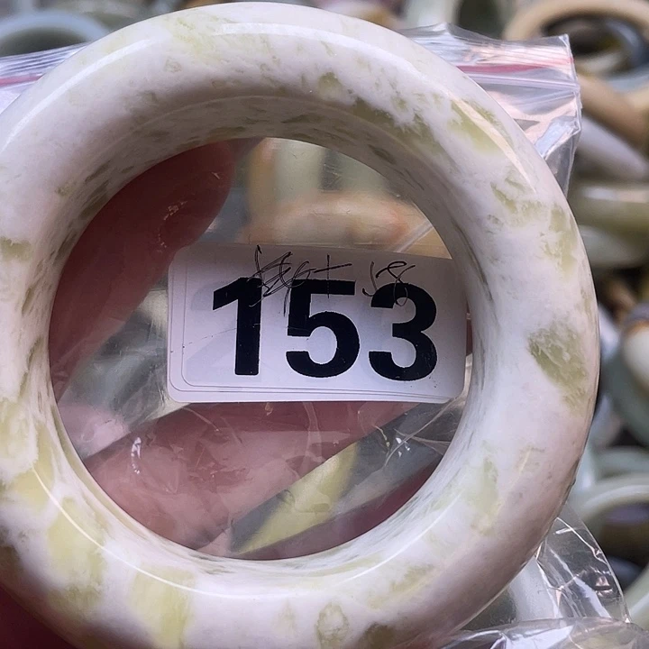 鸡***花蛇纹石玉未镶嵌手镯