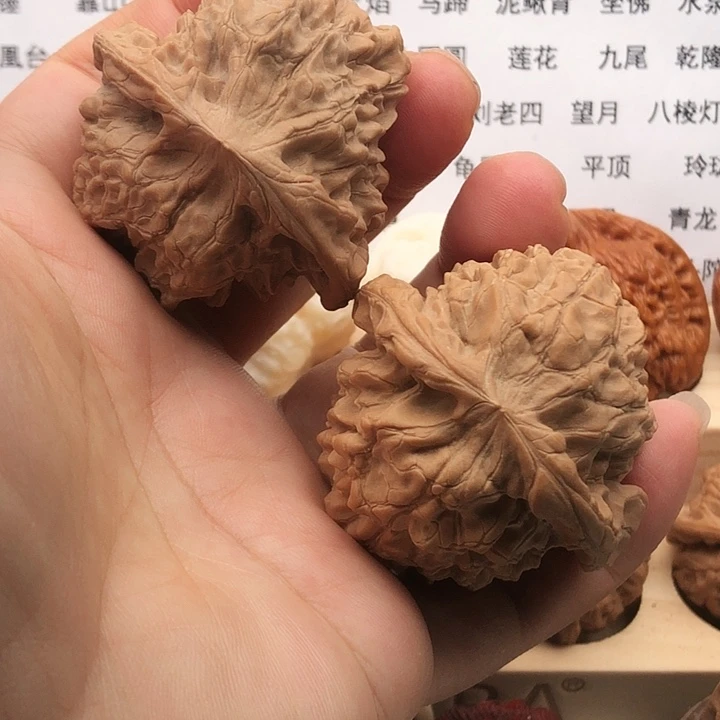 把件文玩核桃龙鼎，边49，品相一般，练手对