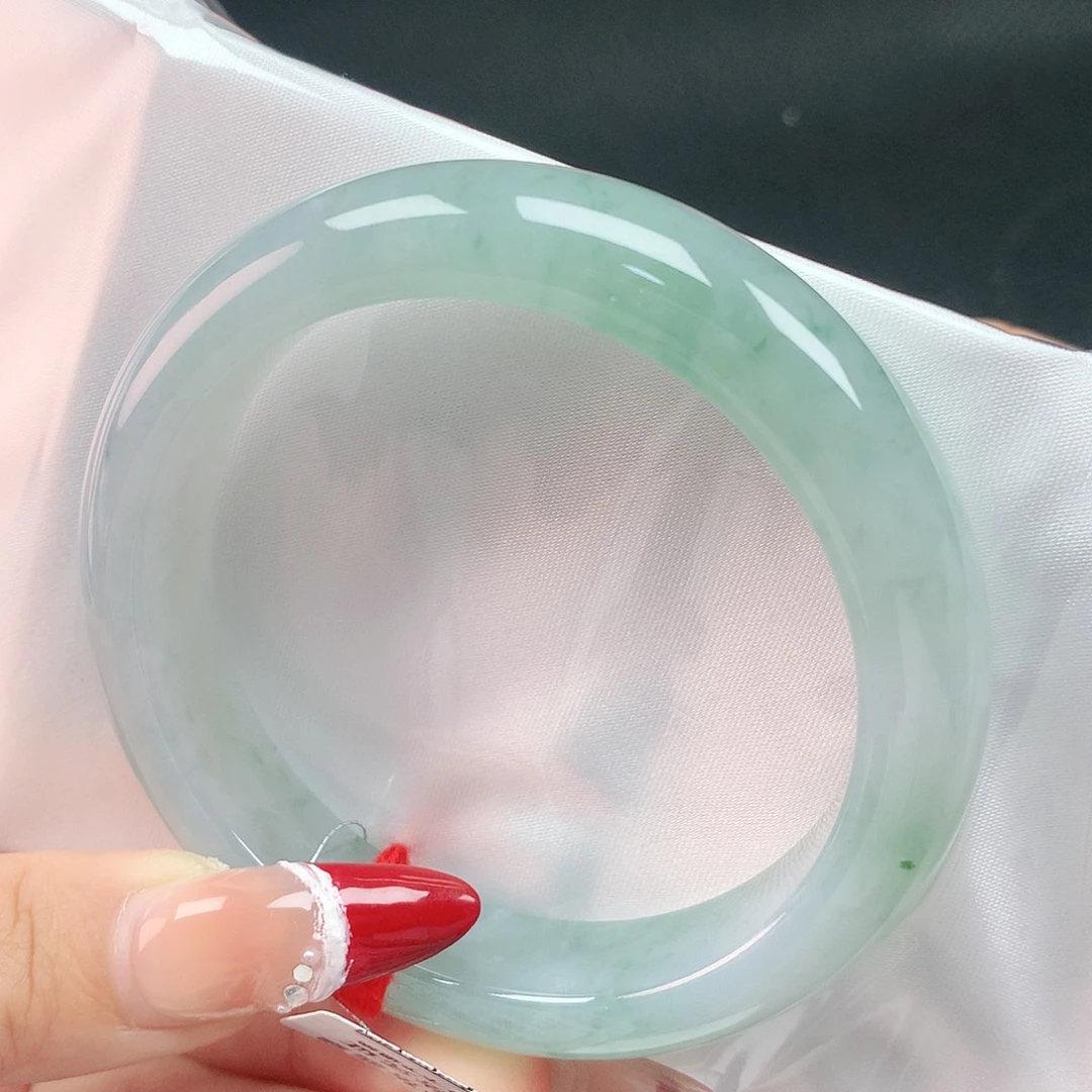 翡翠手镯未镶嵌57圈