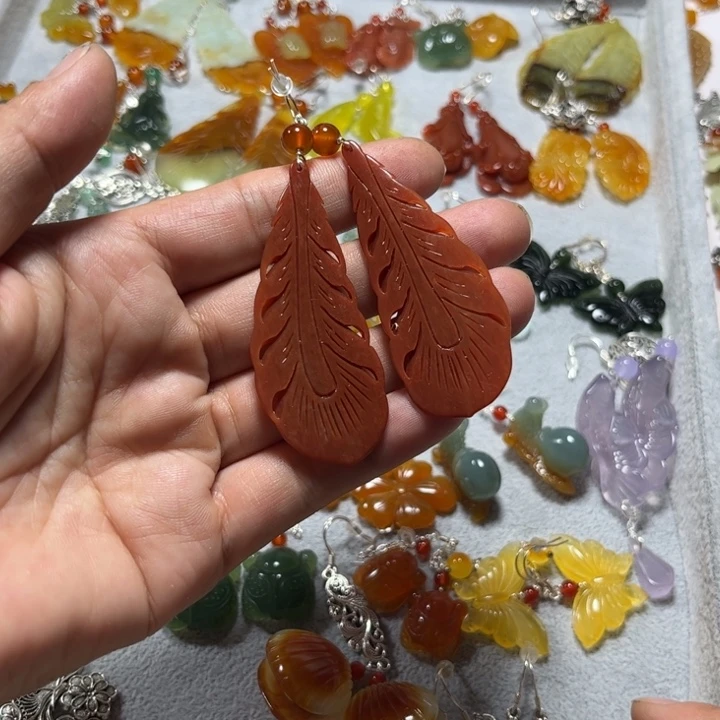 蛇纹石玉合金吊坠