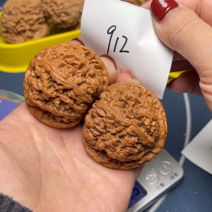 文玩核桃把件粗筋46