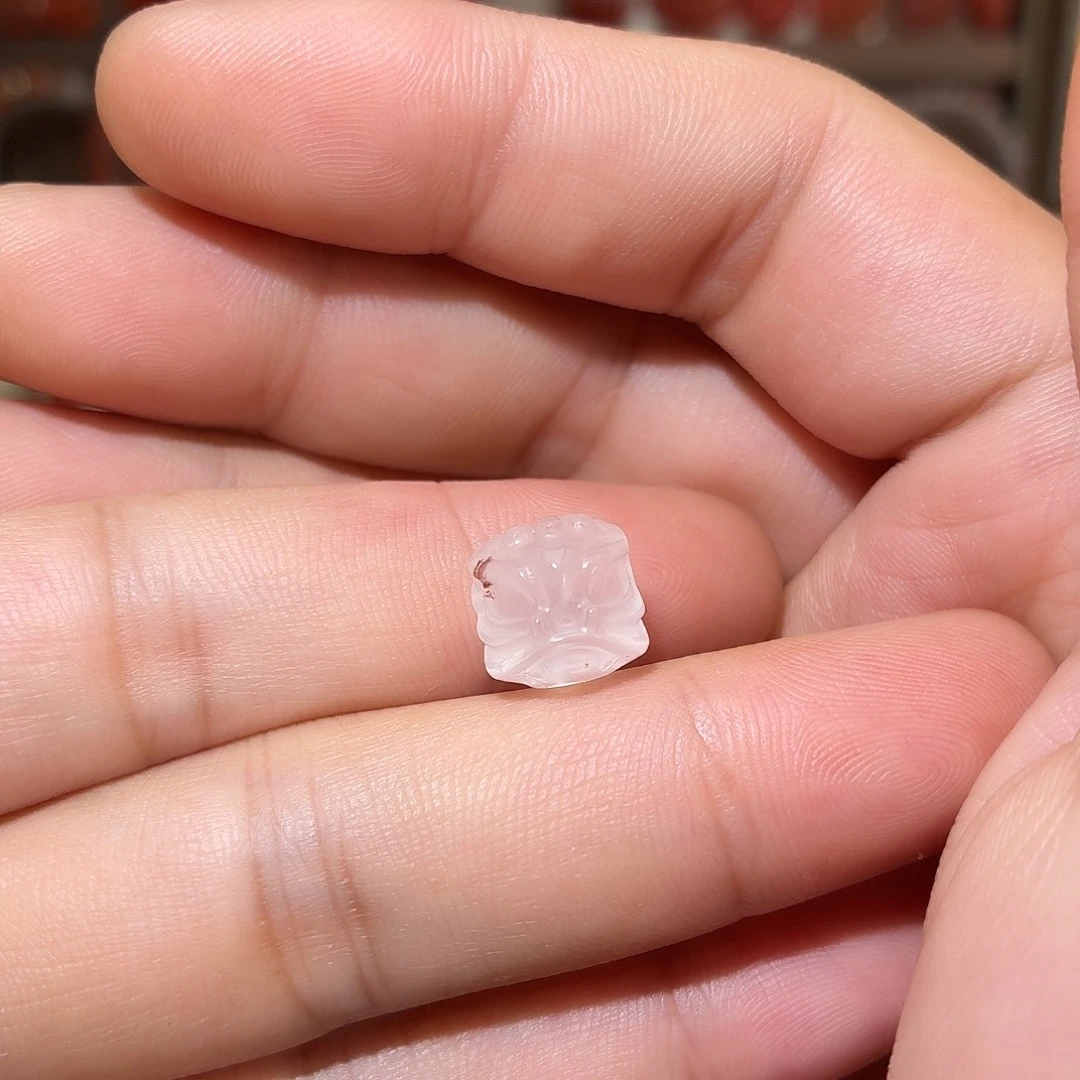 南红玛瑙未镶嵌颈饰草花醒狮头