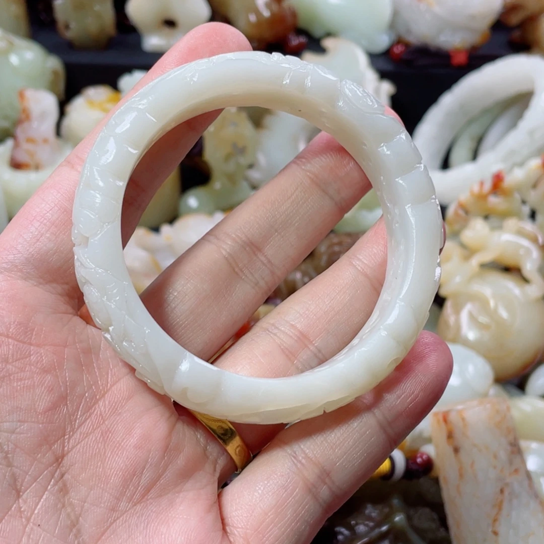 微***)未镶嵌和田玉把件