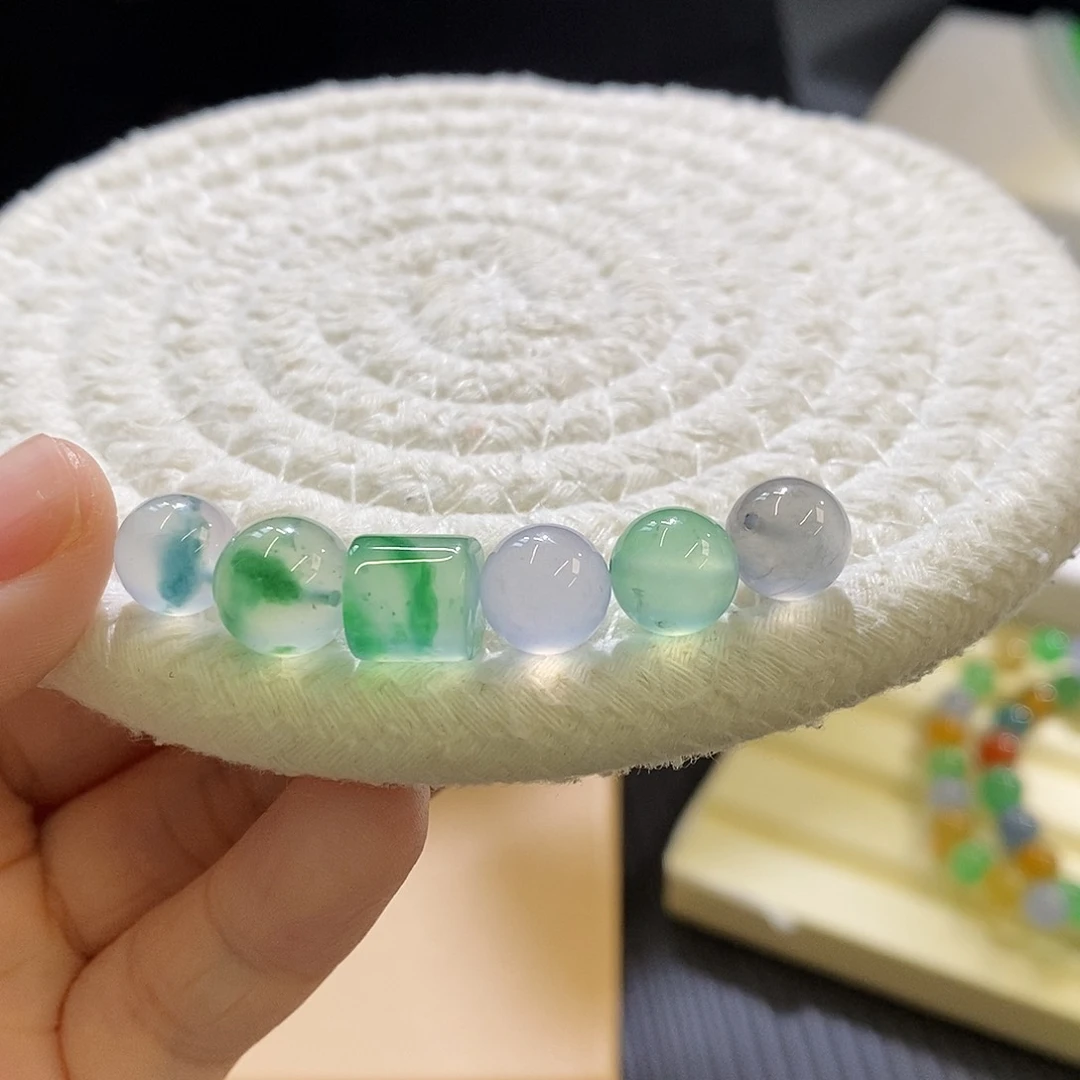 未镶嵌摆件翡翠价格不同 多样性发其一