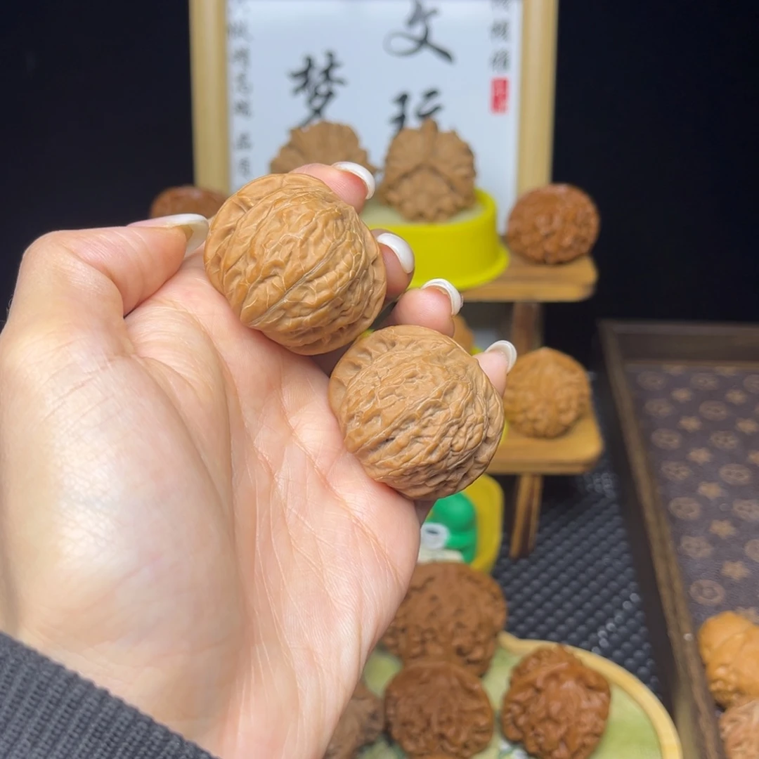 文玩核桃吊坠铁锤37全白茬