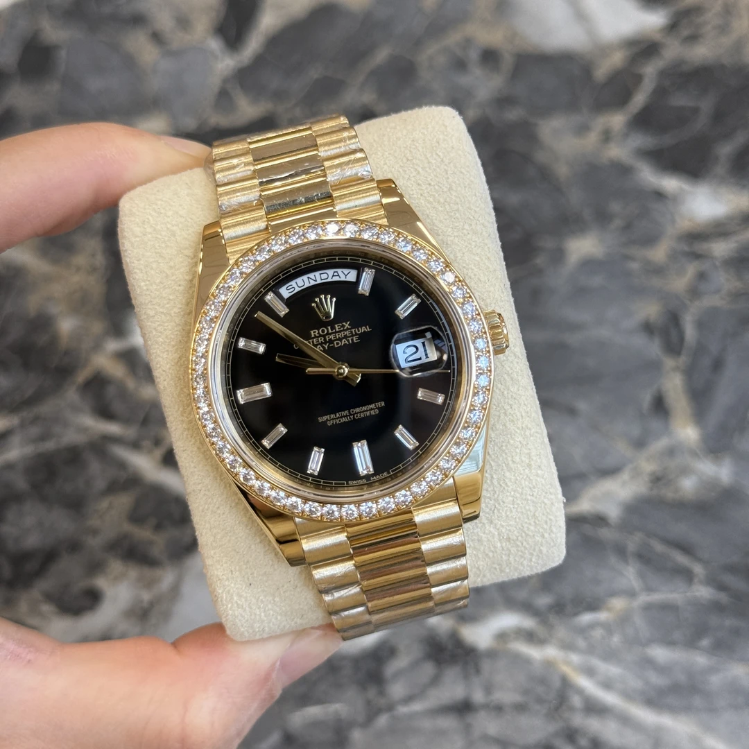 99新 Rolex/劳力士 星期日历型228348rbr-0001钻圈黑冰糖/40表径