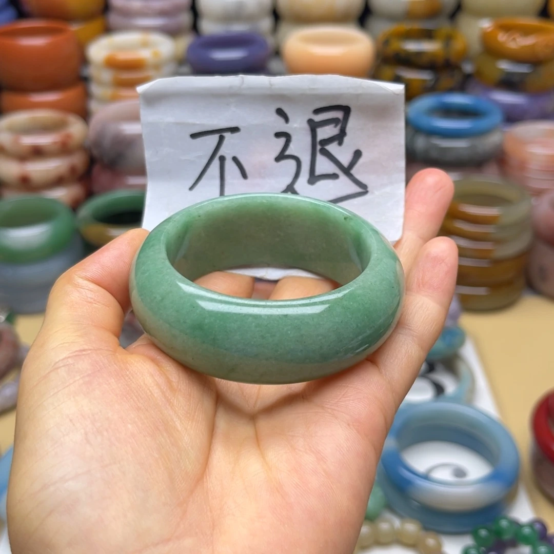 未镶嵌手镯石英质玉