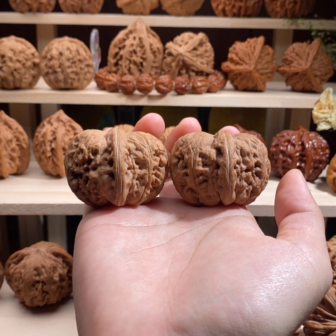 文玩核桃吊坠元宝46全品白茬