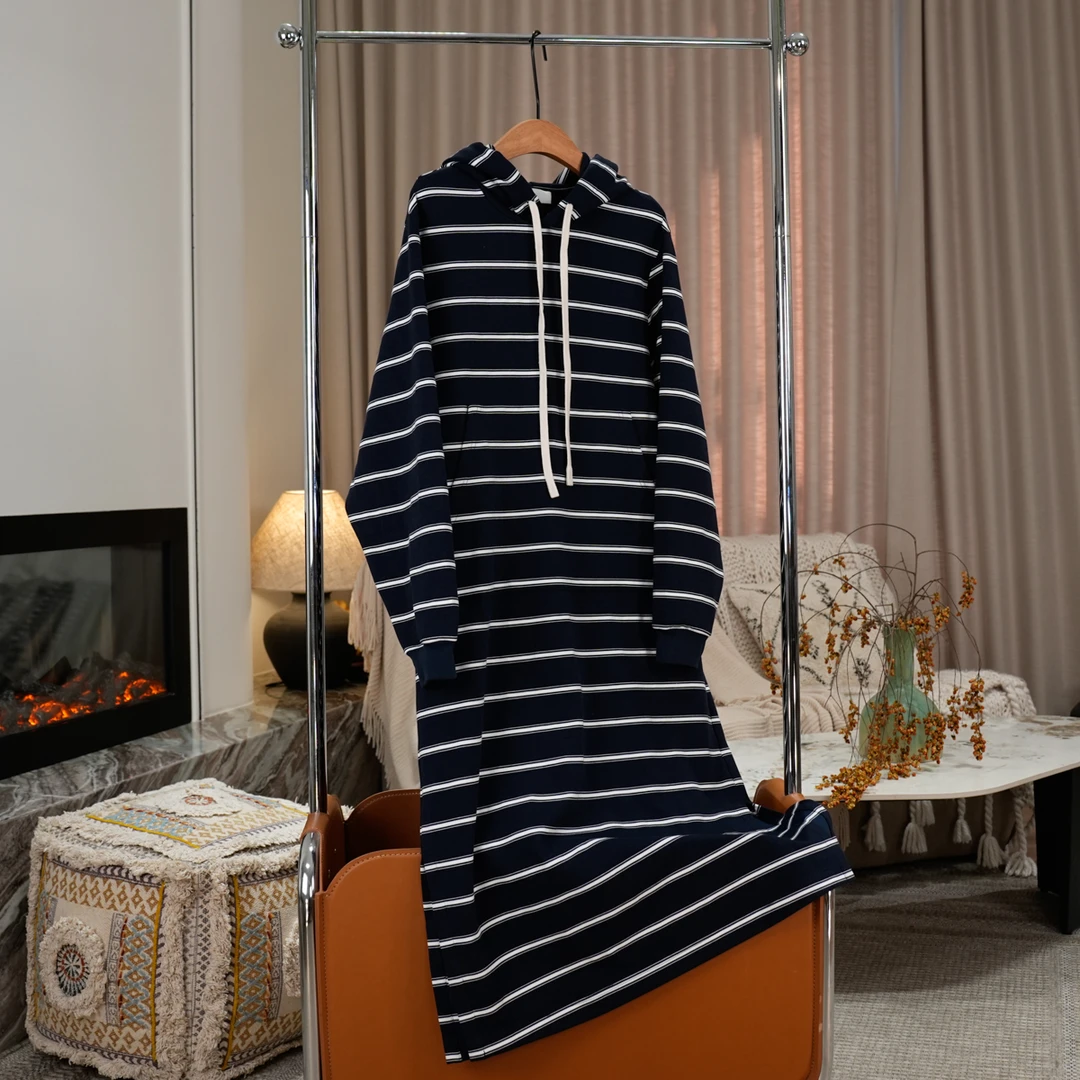 KOKO WANG夏季时尚气质减龄撞色条纹连帽百搭连衣裙512445C24Q21