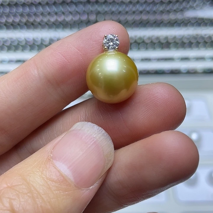 18K金镶嵌吊坠(不含链)海水珍珠