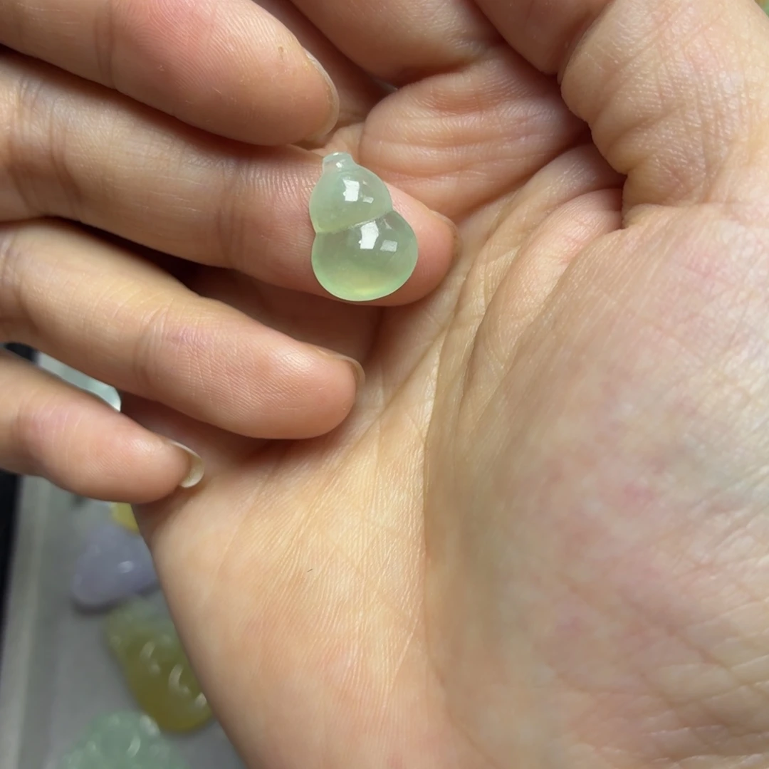 颈饰未镶嵌翡翠晴绿葫芦