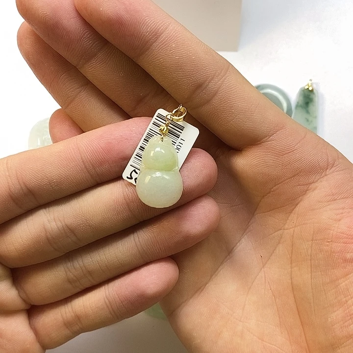 翡翠未镶嵌颈饰天然缅甸a货翡翠