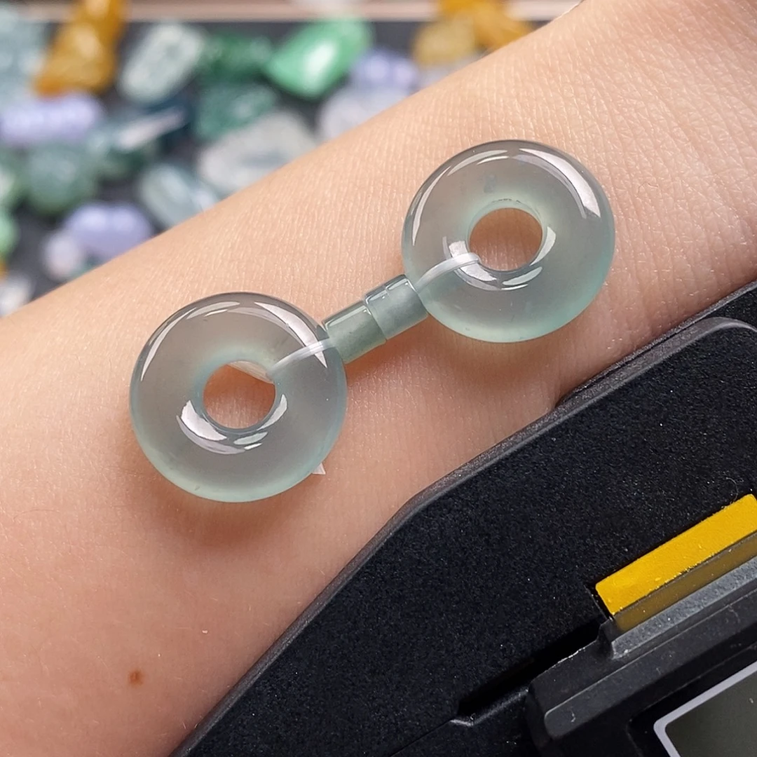 翡翠未镶嵌颈饰甜甜圈